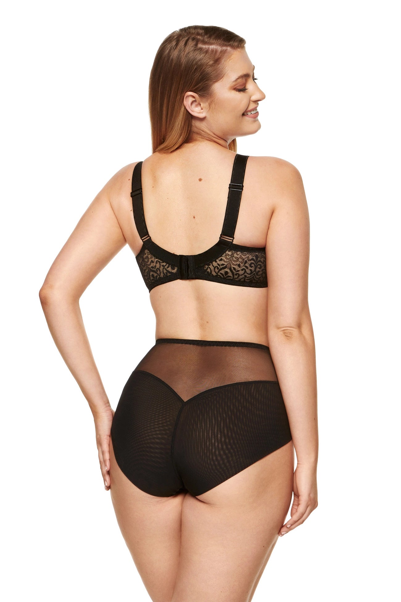 Gabi biustonosz miękki koronkowy plus size, czarny (Grupa rabatowa A) | Gorteks | MySalvio