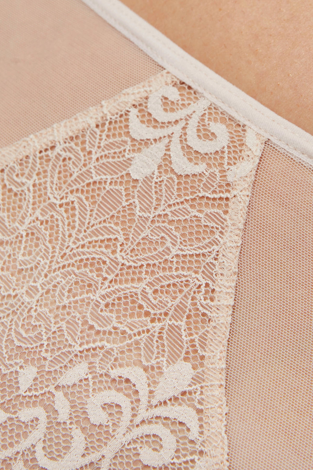Gabi high-waisted lace briefs beige (Discount Group B) | Gorteks | MySalvio